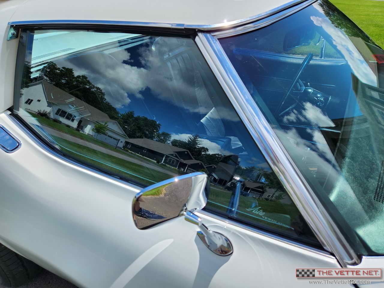 1971 Corvette Coupe Classic White