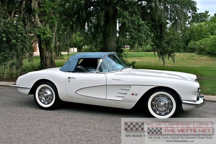 1959 Corvette Convertible White with Blue Coves