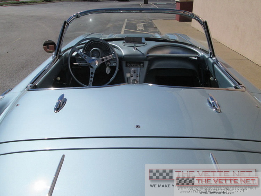 1958 Corvette Convertible Silver-Blue