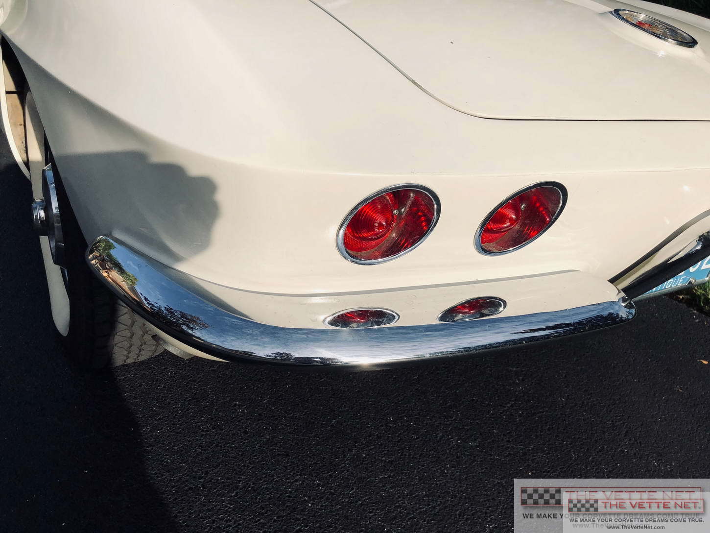 1961 Corvette Convertible White with Silver Coves