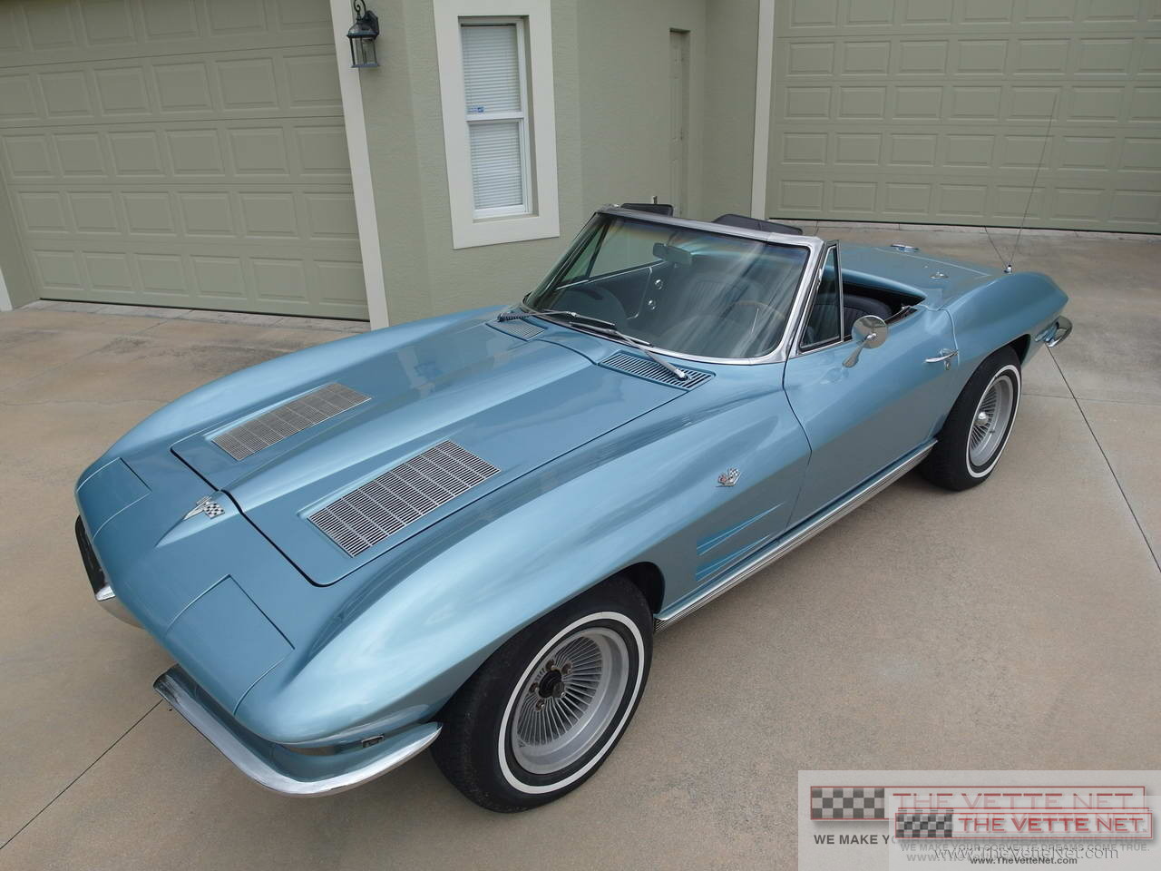 1963 Corvette Convertible Silver-Blue