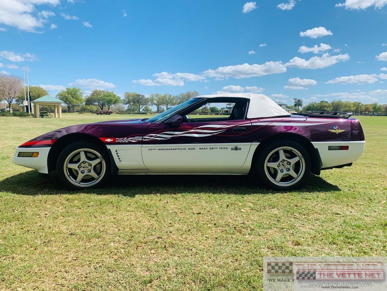 1995 Corvette Convertible Dark Purple/Arctic White