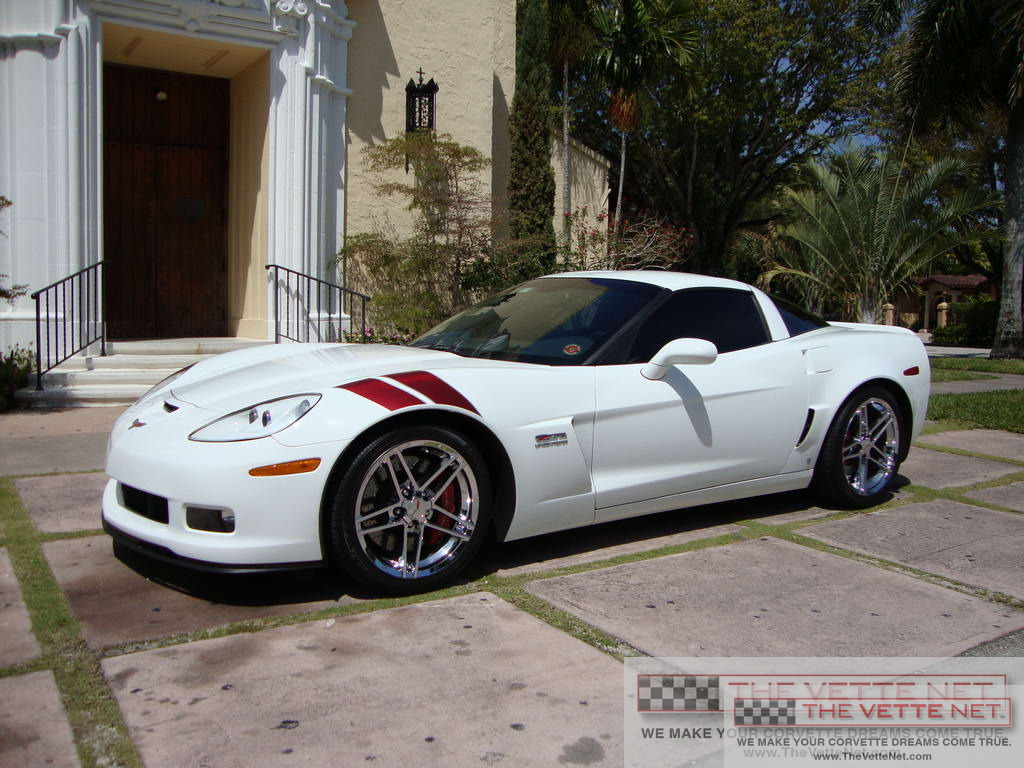 2007 Corvette Hardtop White with Red Hash marks