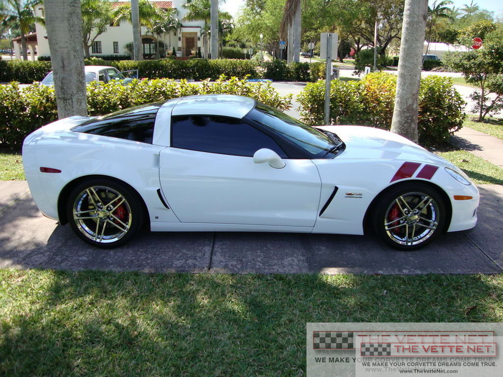 2007 Corvette Hardtop White with Red Hash marks
